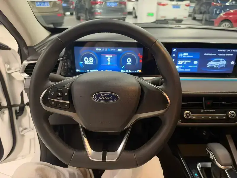 2021 Ford Escort с пробегом 104 000 км