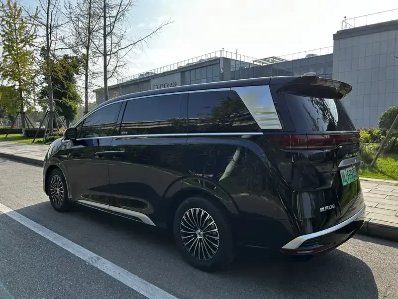 2024 Denza D9 с пробегом 46 200 км
