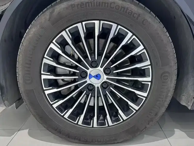 2024 Denza D9 с пробегом 73 500 км