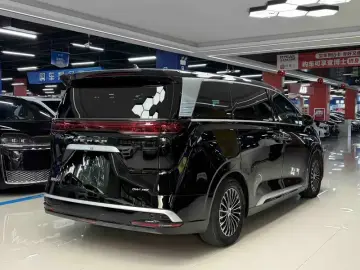 2024 Denza D9 с пробегом 53 000 км