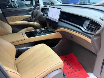 2024 Denza D9 с пробегом 53 000 км