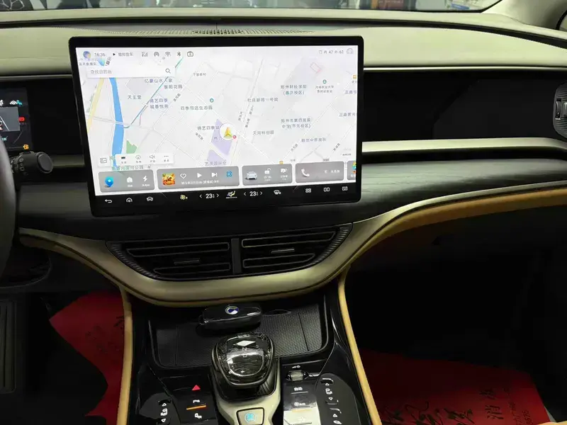 2024 Denza D9 с пробегом 53 000 км