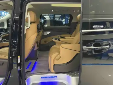2024 Denza D9 с пробегом 53 000 км