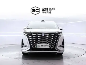 2025 Denza D9 с пробегом 5 000 км