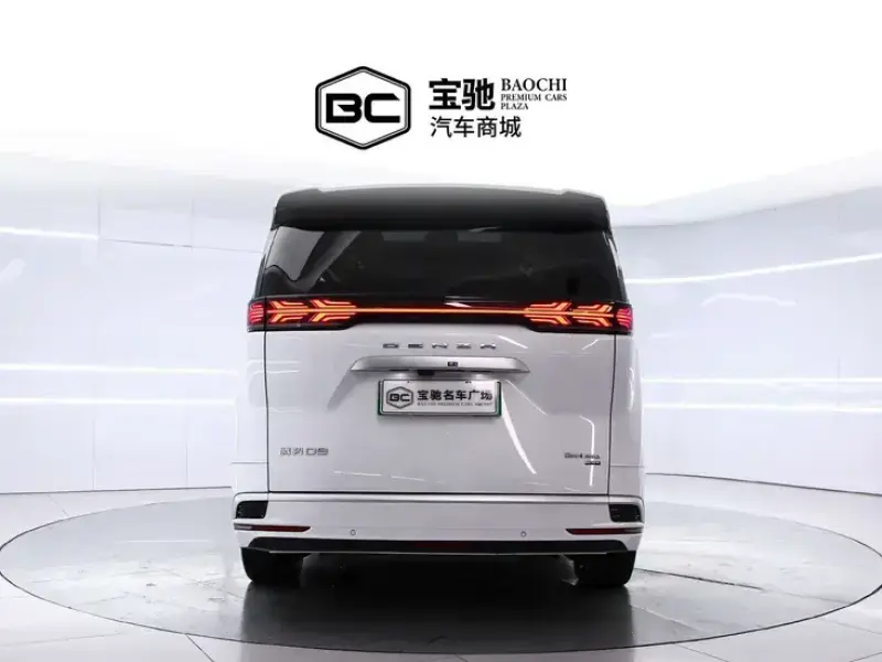2025 Denza D9 с пробегом 5 000 км