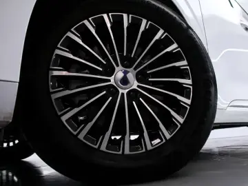 2025 Denza D9 с пробегом 5 000 км