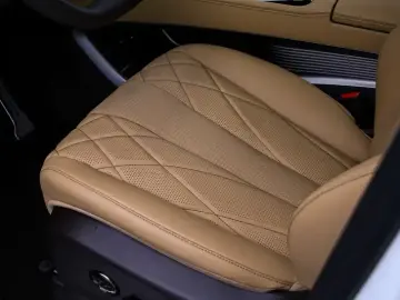 2025 Denza D9 с пробегом 5 000 км
