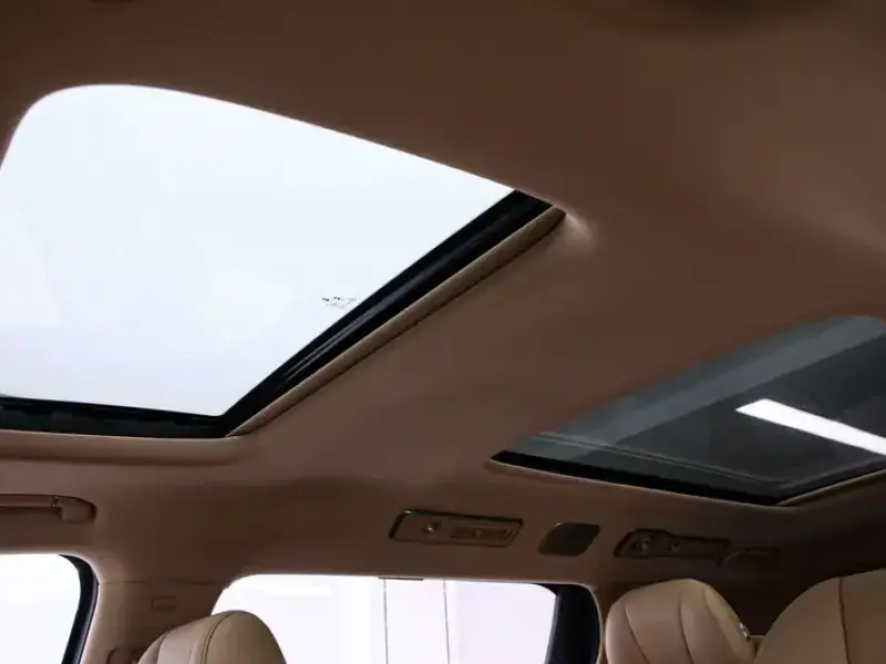 2025 Denza D9 с пробегом 5 000 км