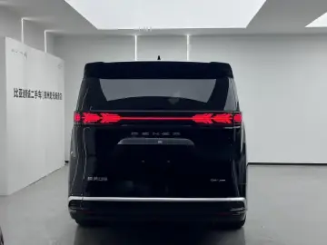 2024 Denza D9 с пробегом 67 000 км