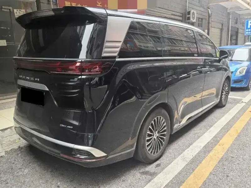 2022 Denza D9 с пробегом 46 000 км