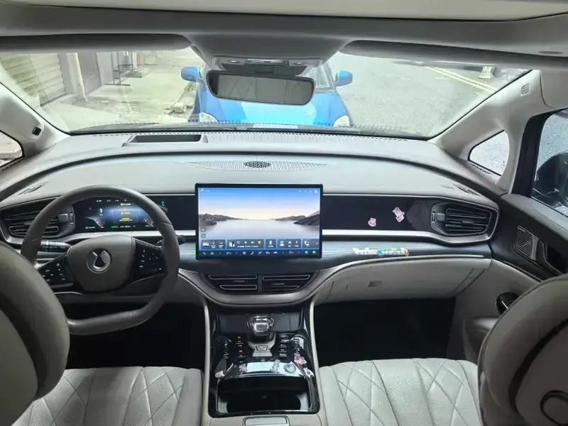 2022 Denza D9 с пробегом 46 000 км