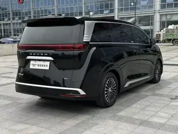 2024 Denza D9 с пробегом 48 000 км