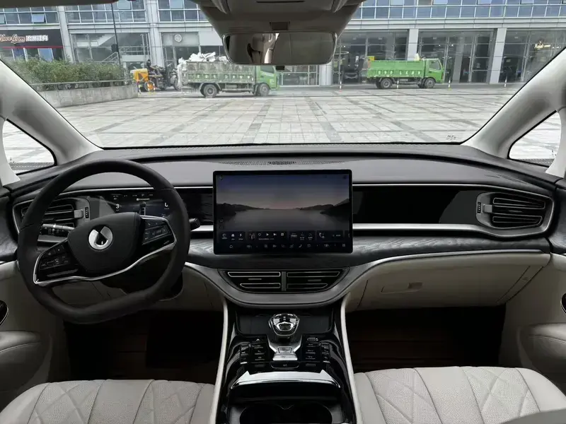 2024 Denza D9 с пробегом 48 000 км
