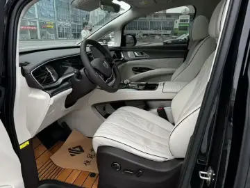 2024 Denza D9 с пробегом 48 000 км