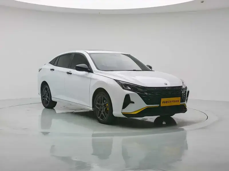 2023 Dongfeng Aeolus Yixuan с пробегом 19 800 км