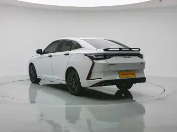 2023 Dongfeng Aeolus Yixuan с пробегом 19 800 км