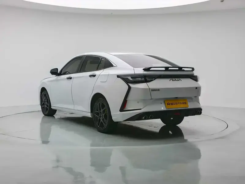 2023 Dongfeng Aeolus Yixuan с пробегом 19 800 км
