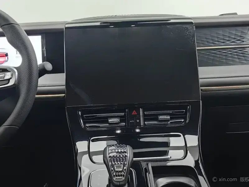 2024 GAC Trumpchi M8 с пробегом 15 000 км
