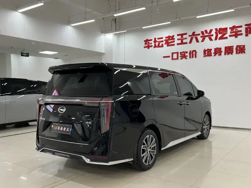 2024 GAC Trumpchi M8 с пробегом 16 000 км