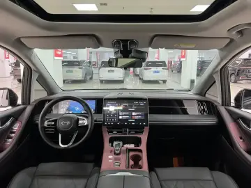 2024 GAC Trumpchi M8 с пробегом 16 000 км