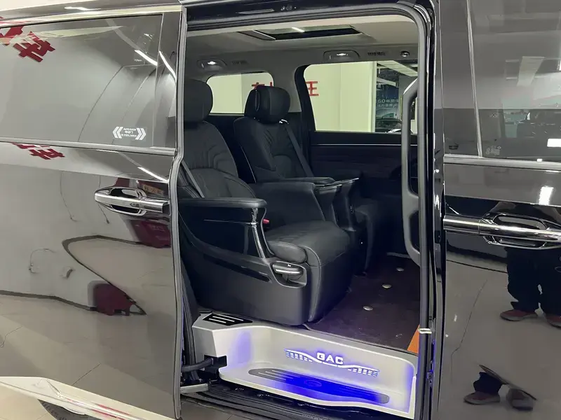 2024 GAC Trumpchi M8 с пробегом 16 000 км