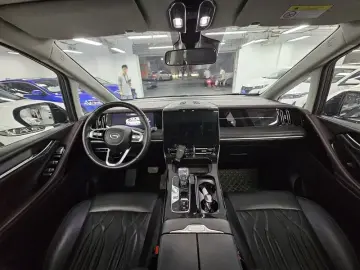 2023 GAC Trumpchi M8 с пробегом 90 000 км