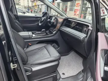 2024 GAC Trumpchi M8 с пробегом 25 000 км
