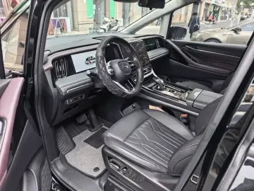 2024 GAC Trumpchi M8 с пробегом 25 000 км