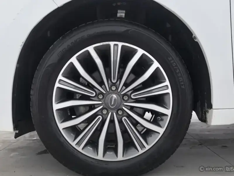 2021 GAC Trumpchi M6 с пробегом 105 800 км