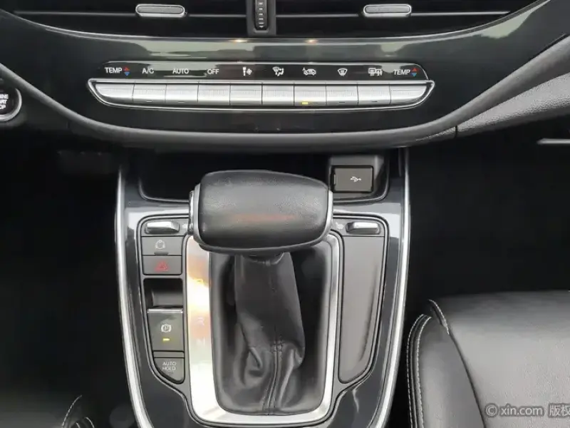 2021 GAC Trumpchi M6 с пробегом 105 800 км