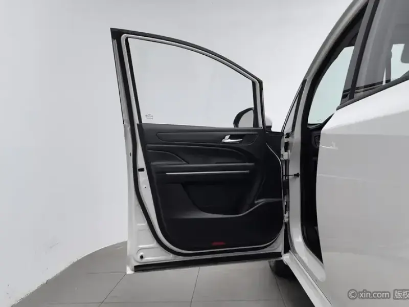 2021 GAC Trumpchi M6 с пробегом 105 800 км