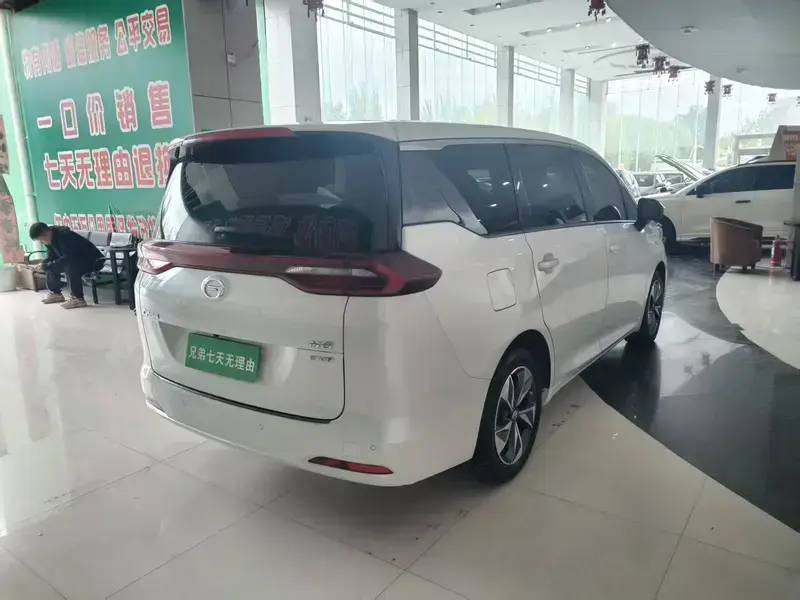2021 GAC Trumpchi M6 с пробегом 99 000 км