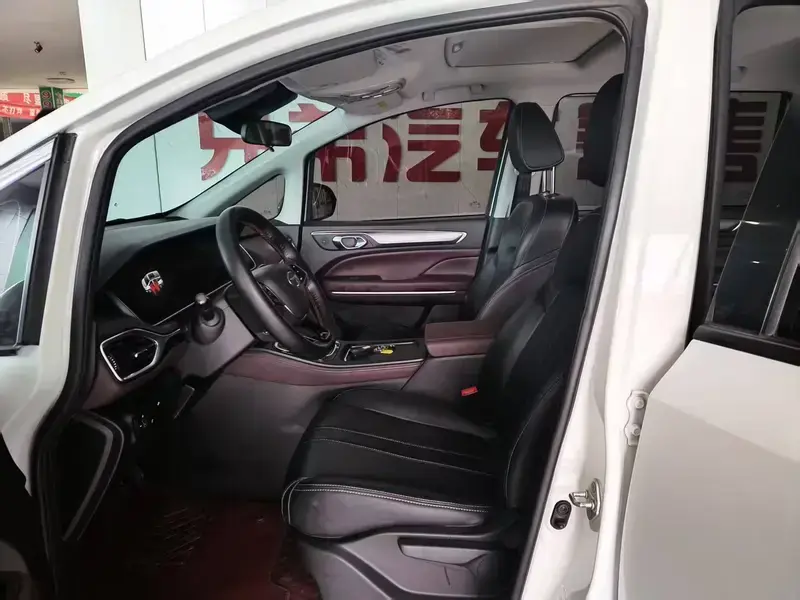 2021 GAC Trumpchi M6 с пробегом 99 000 км