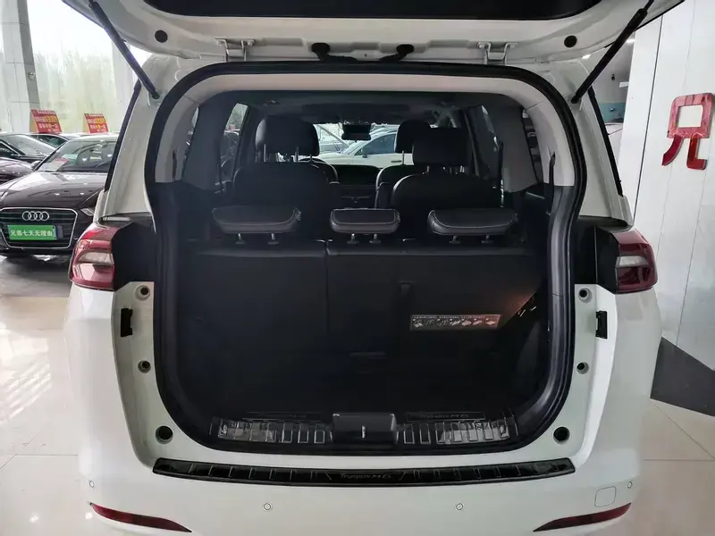 2021 GAC Trumpchi M6 с пробегом 99 000 км