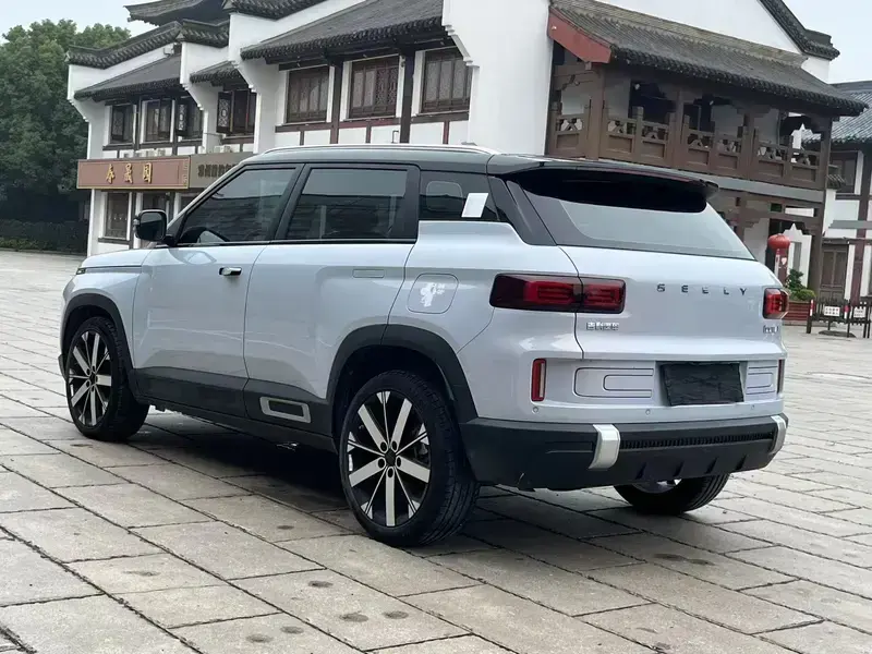 2023 Geely Icon с пробегом 24 000 км
