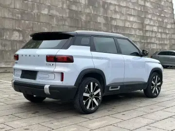 2023 Geely Icon с пробегом 24 000 км