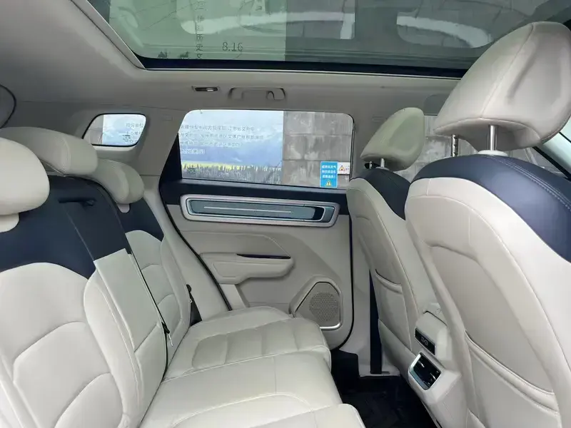 2023 Geely Icon с пробегом 24 000 км