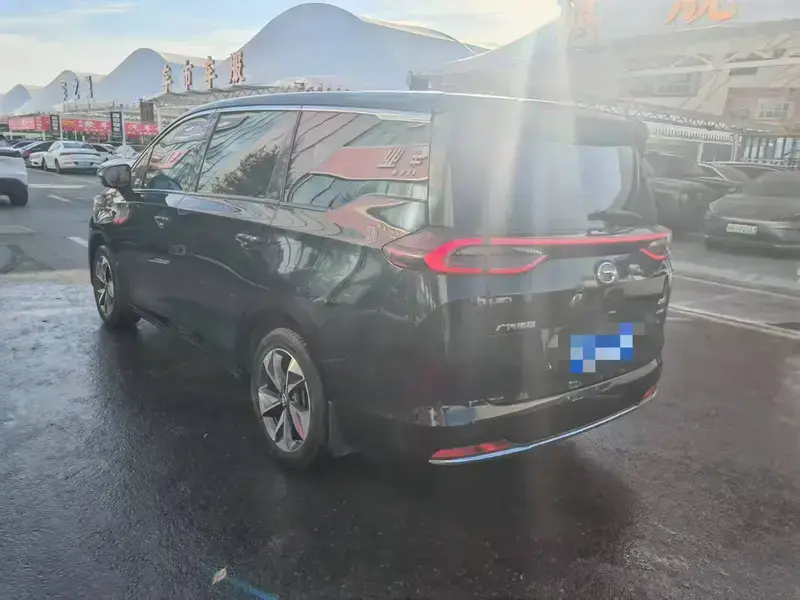 2021 GAC Trumpchi M6 с пробегом 39 000 км