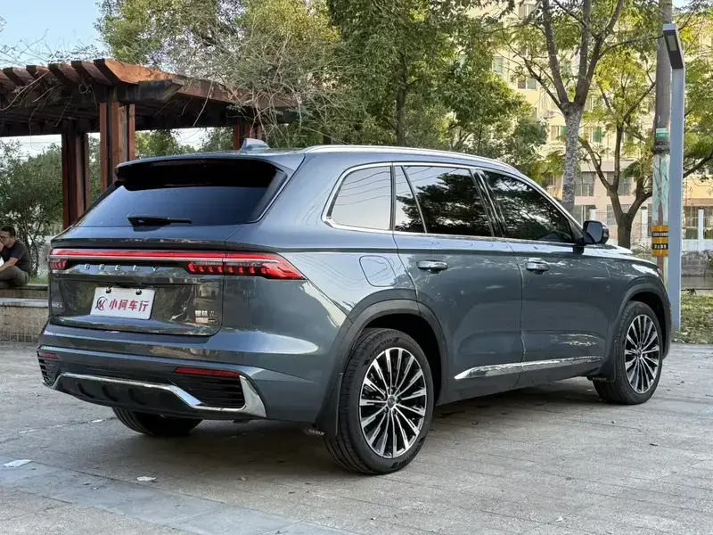2026 Geely Monjaro с пробегом 14 000 км