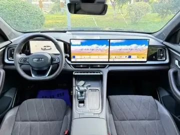 2026 Geely Monjaro с пробегом 14 000 км