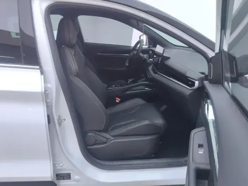 2025 Geely Binyue с пробегом 10 000 км