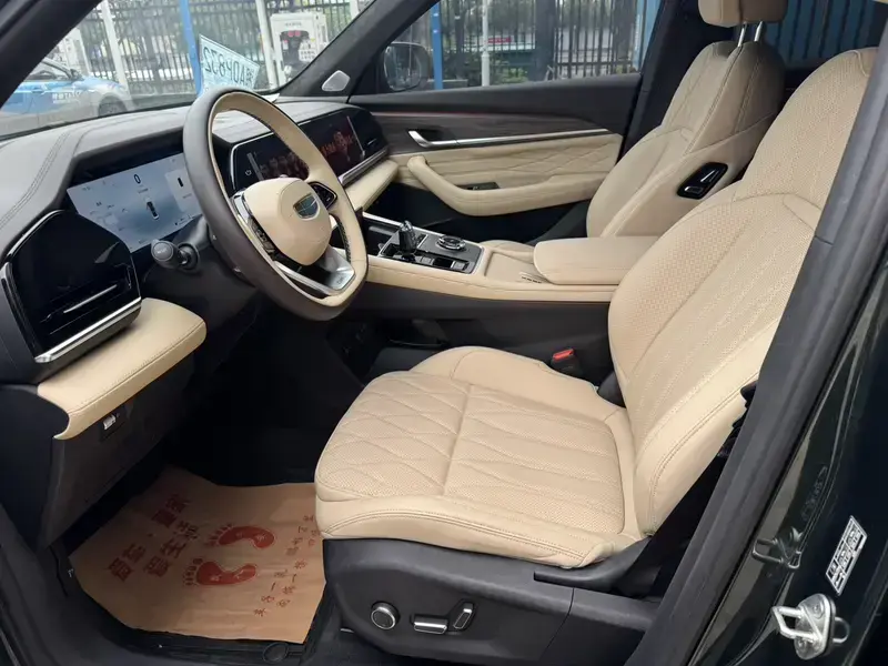 2025 Geely Monjaro с пробегом 20 000 км