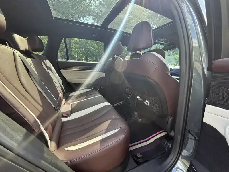 2021 Geely Monjaro с пробегом 37 000 км