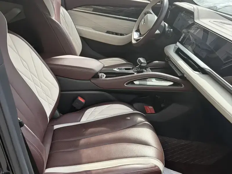 2021 Geely Monjaro с пробегом 30 000 км