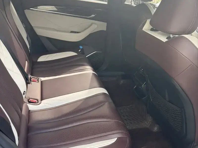 2021 Geely Monjaro с пробегом 30 000 км