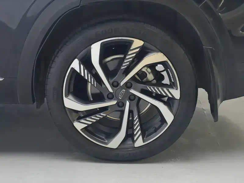 2024 Geely Monjaro с пробегом 47 800 км