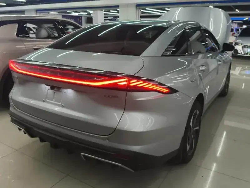 2025 Geely Galaxy L6 с пробегом 14 000 км