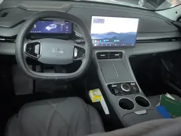 2025 Geely Galaxy L6 с пробегом 14 000 км