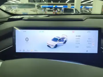 2025 Geely Galaxy L6 с пробегом 14 000 км