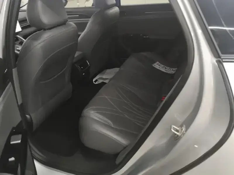 2025 Geely Galaxy L6 с пробегом 14 000 км
